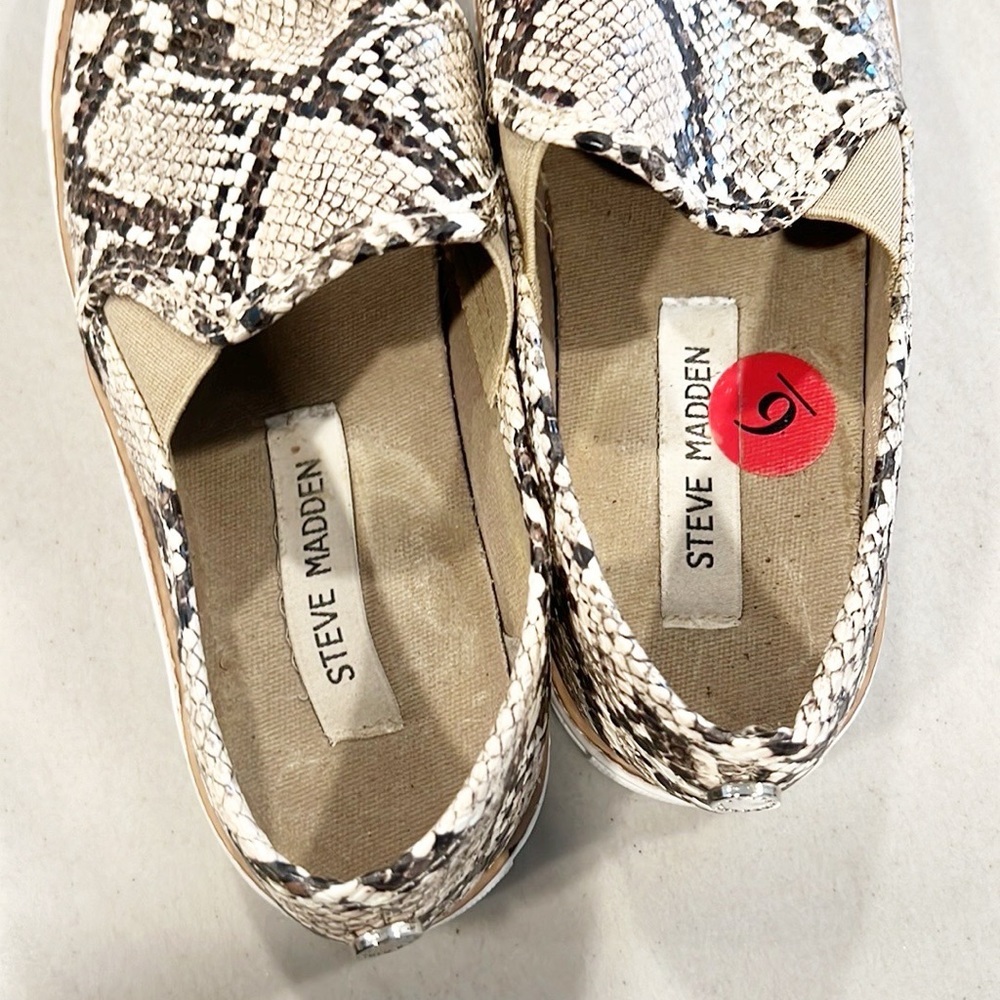 Steve Madden Women's Jalia Reptile Snakeprint Sip On Sneakers Loafers Size 6 - Picture 6 of 10